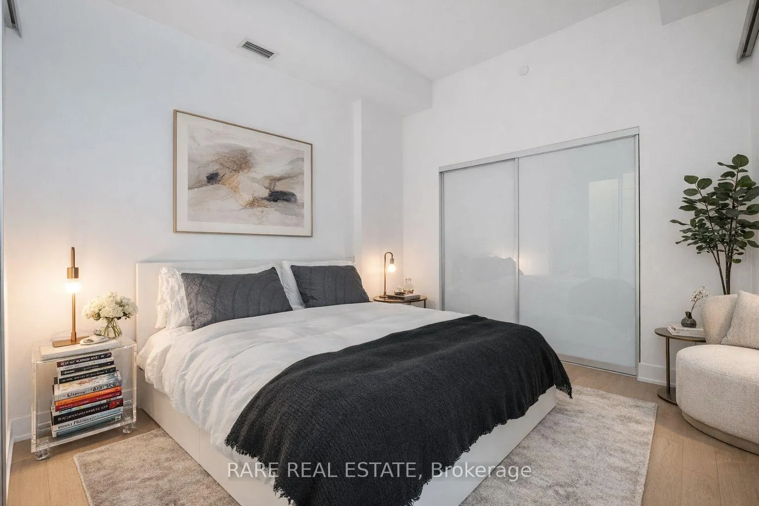 Photo 5 of Unit 209, 6 Jackes Avenue, Toronto, Rosedale-Moore Park — HOMEH