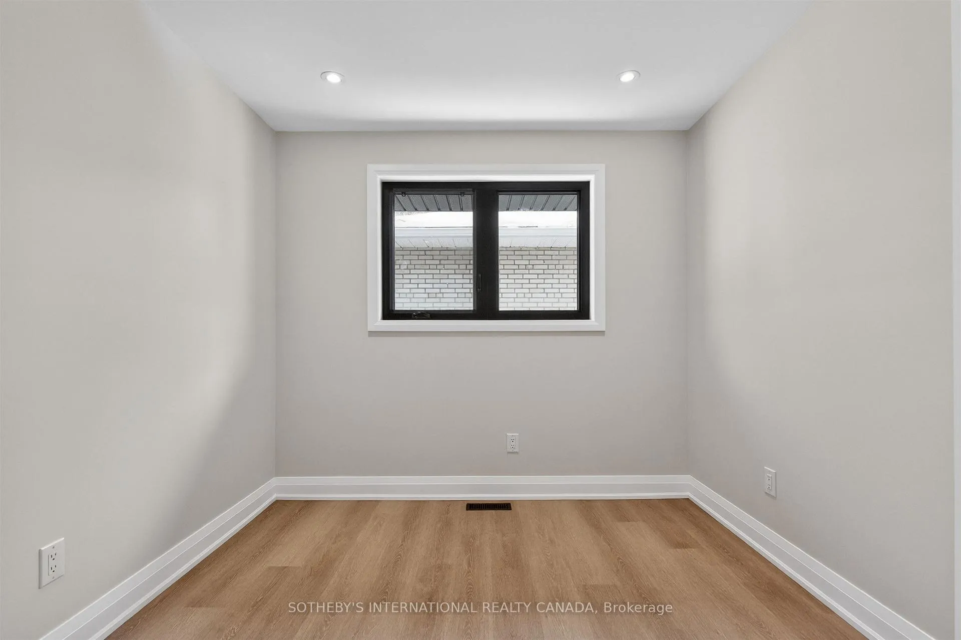 Photo 18 of 33 Lancer Drive, Vaughan, Maple — HOMEH