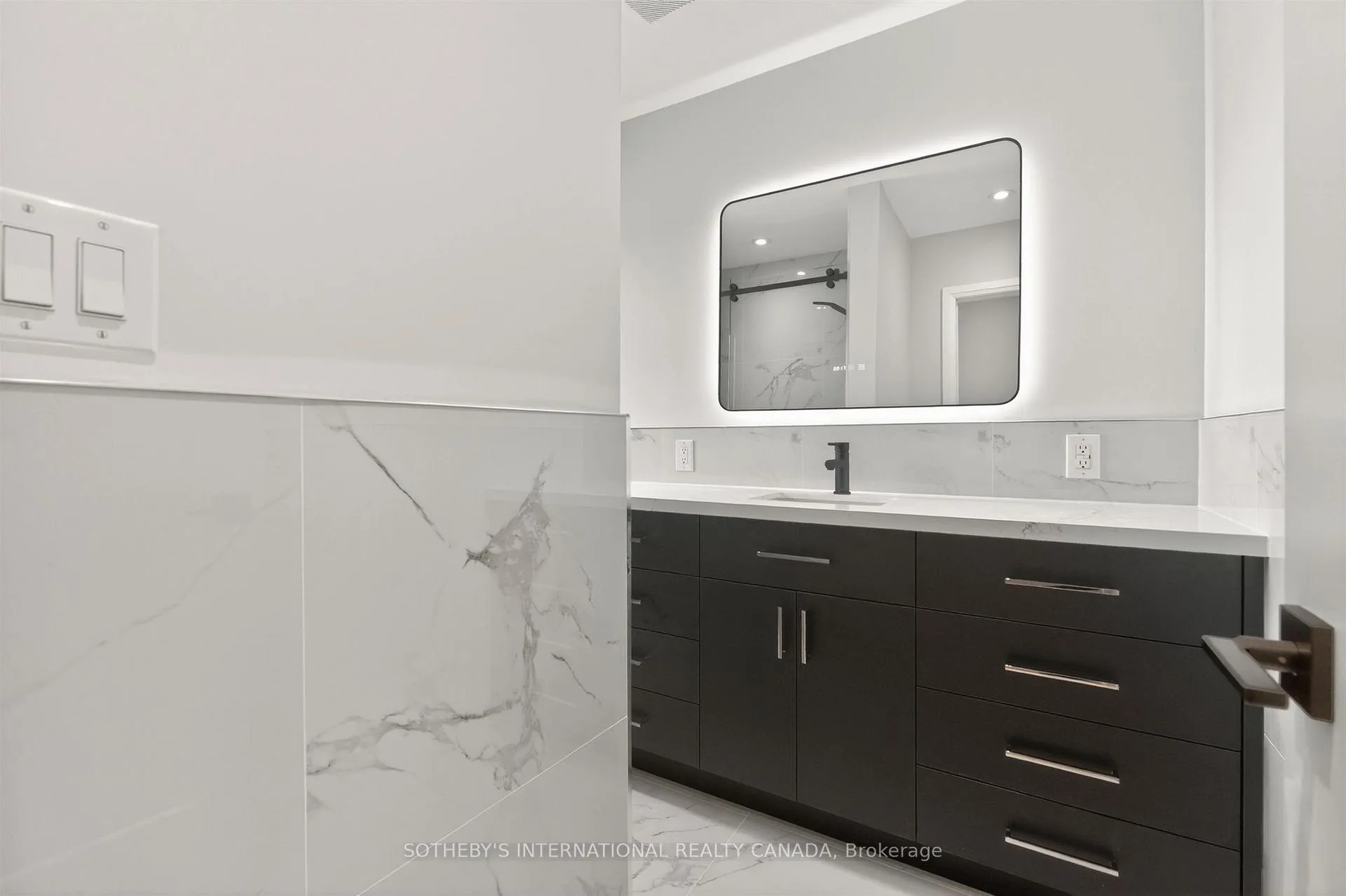 Photo 19 of 33 Lancer Drive, Vaughan, Maple — HOMEH
