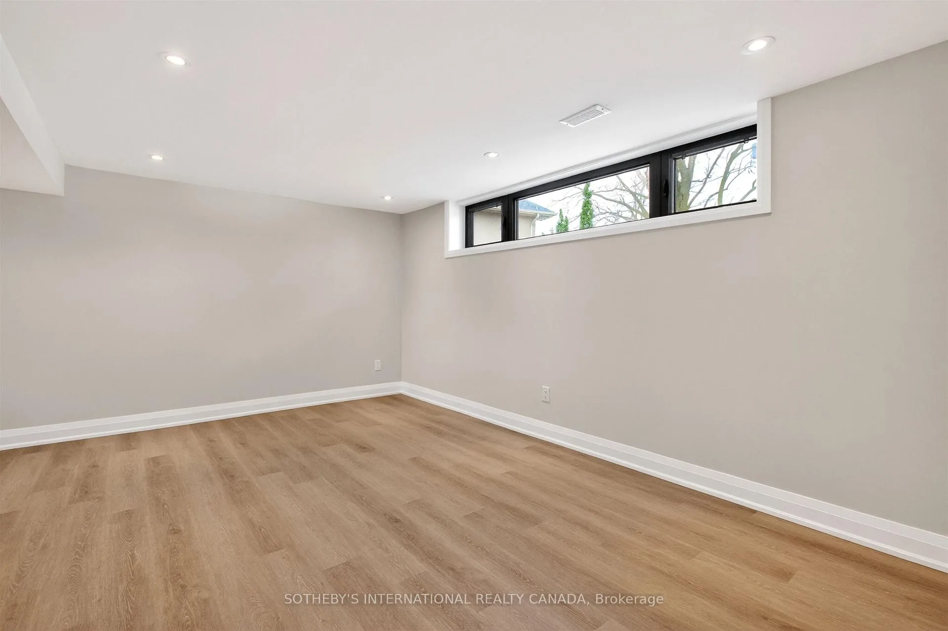 Photo 24 of 33 Lancer Drive, Vaughan, Maple — HOMEH
