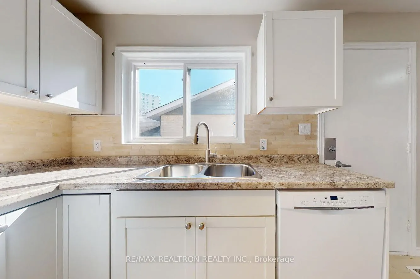 Photo 2 of 34 Orton Park Road, Scarborough, Woburn — HOMEH