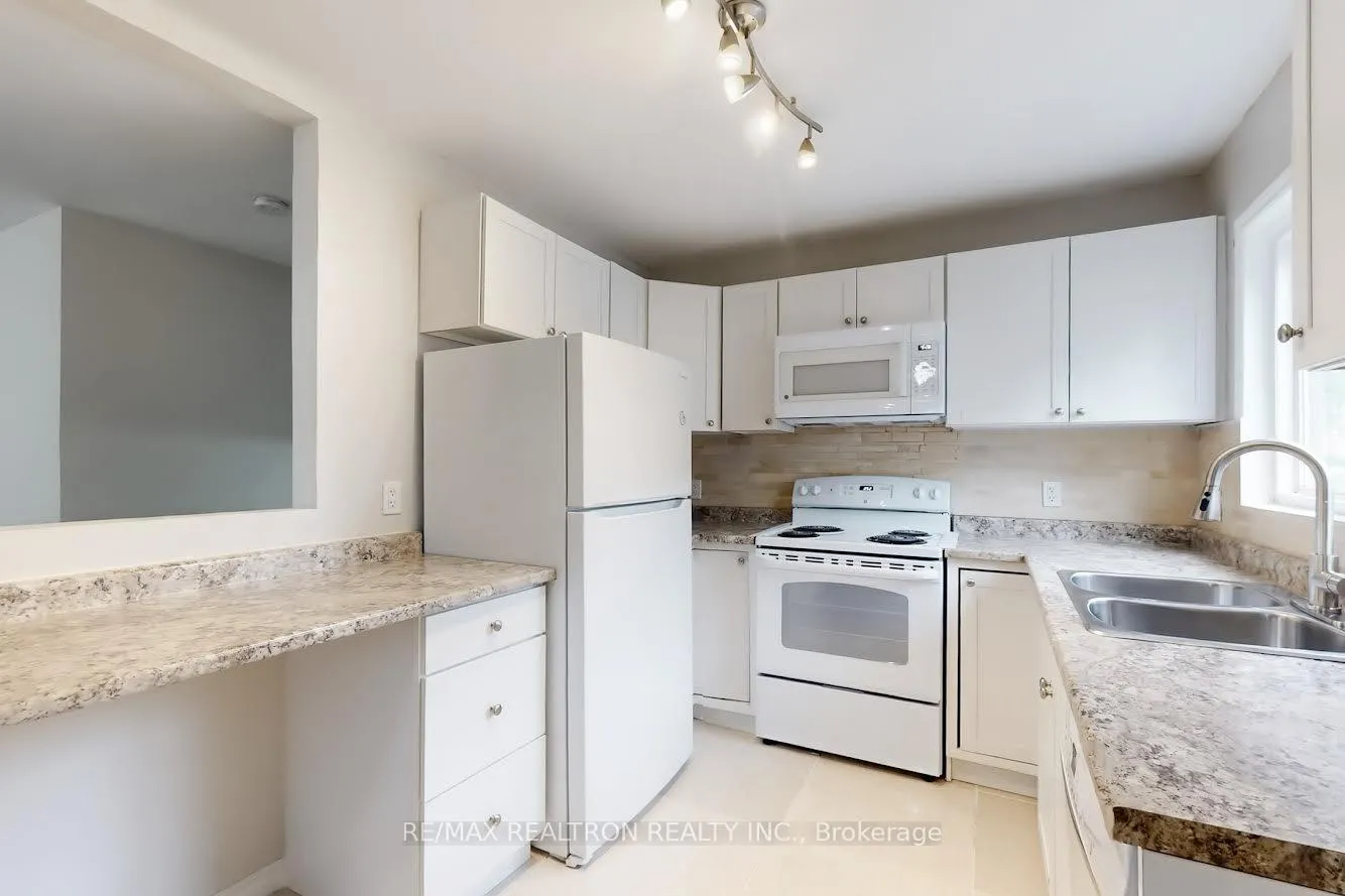 Photo 3 of 34 Orton Park Road, Scarborough, Woburn — HOMEH