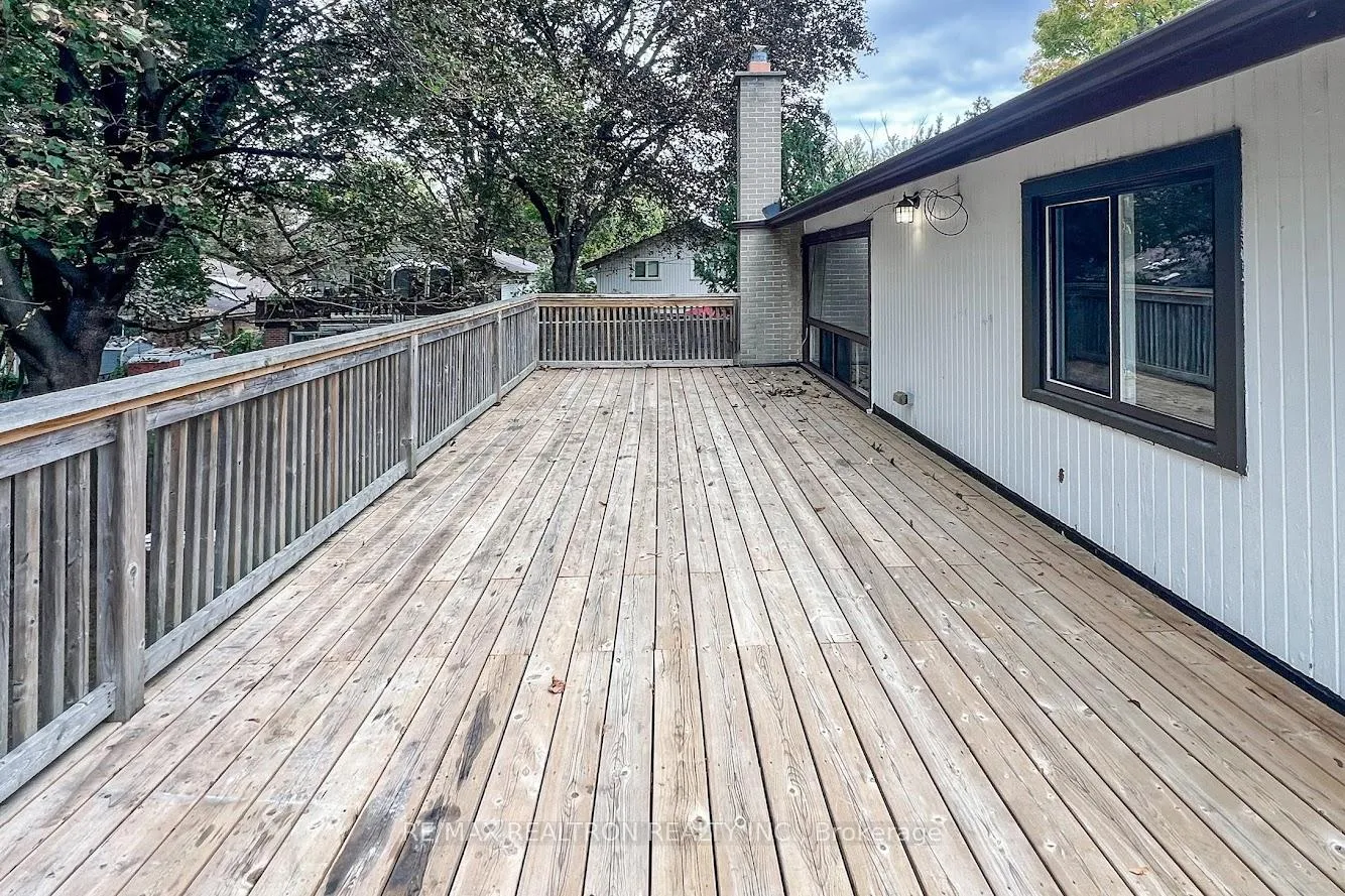 Photo 14 of 34 Orton Park Road, Scarborough, Woburn — HOMEH