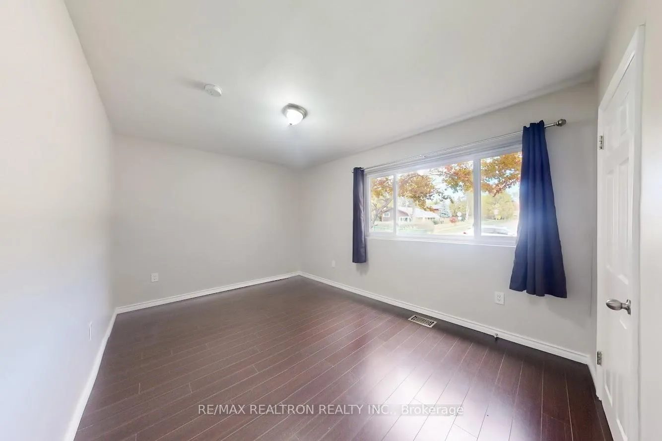 Photo 18 of 34 Orton Park Road, Scarborough, Woburn — HOMEH