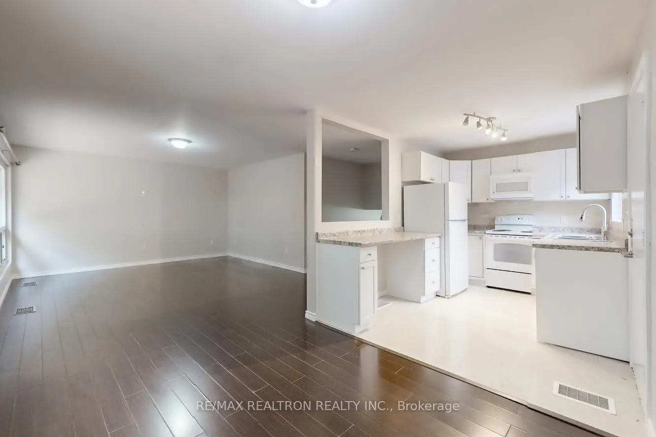 Photo 19 of 34 Orton Park Road, Scarborough, Woburn — HOMEH