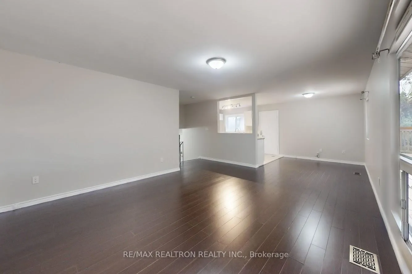Photo 20 of 34 Orton Park Road, Scarborough, Woburn — HOMEH