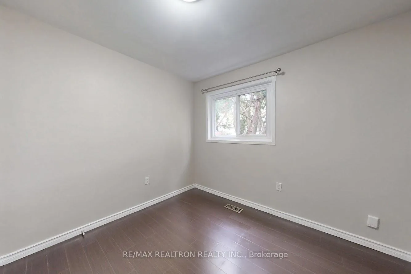 Photo 26 of 34 Orton Park Road, Scarborough, Woburn — HOMEH
