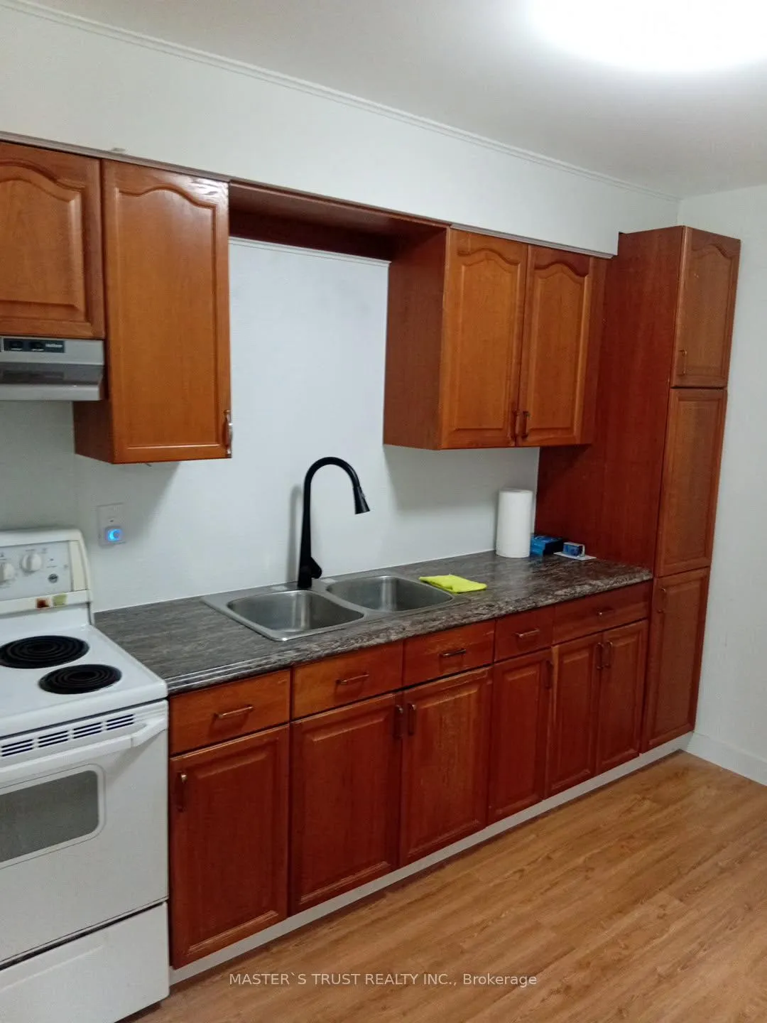 Photo 4 of Unit 4, 190 Borland Street E, Orillia — HOMEH