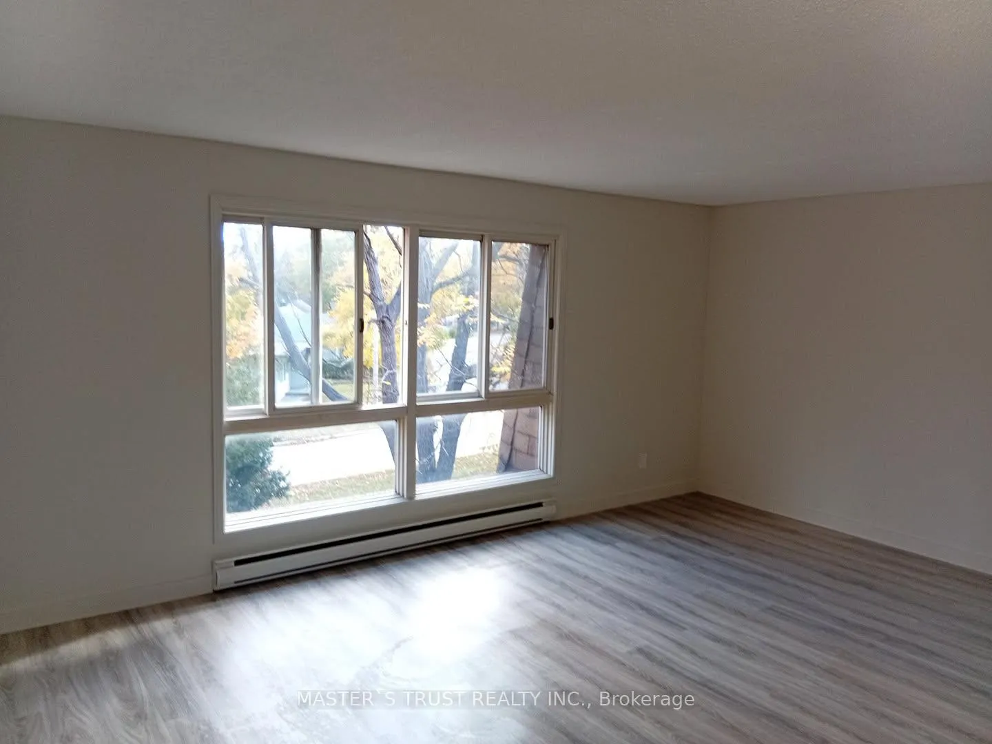 Photo 8 of Unit 4, 190 Borland Street E, Orillia — HOMEH