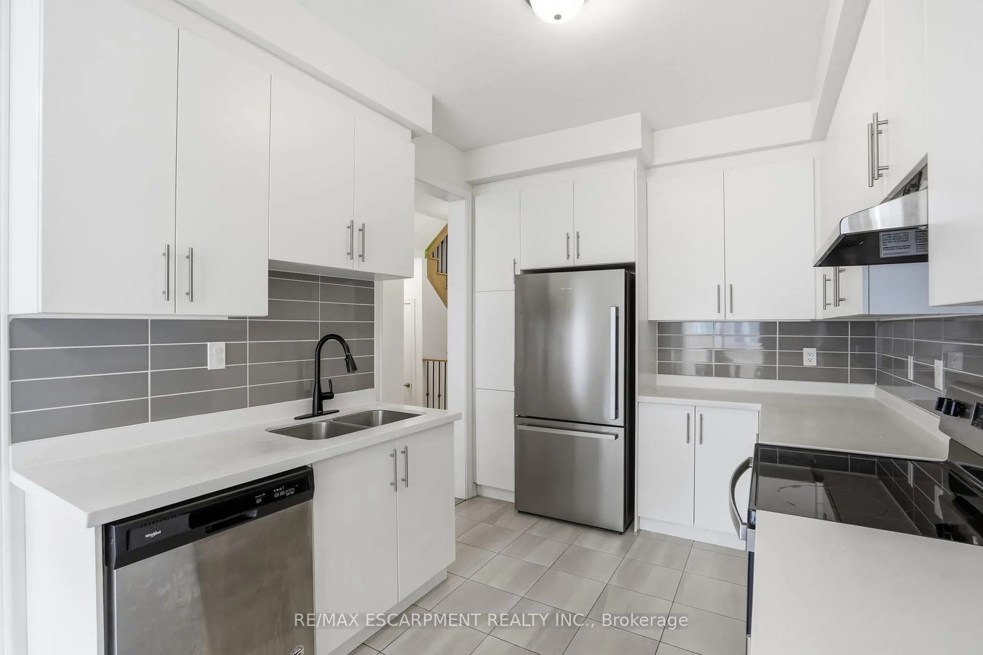 Photo 12 of 48 Harmony Way N, Thorold, Rolling Meadows — HOMEH