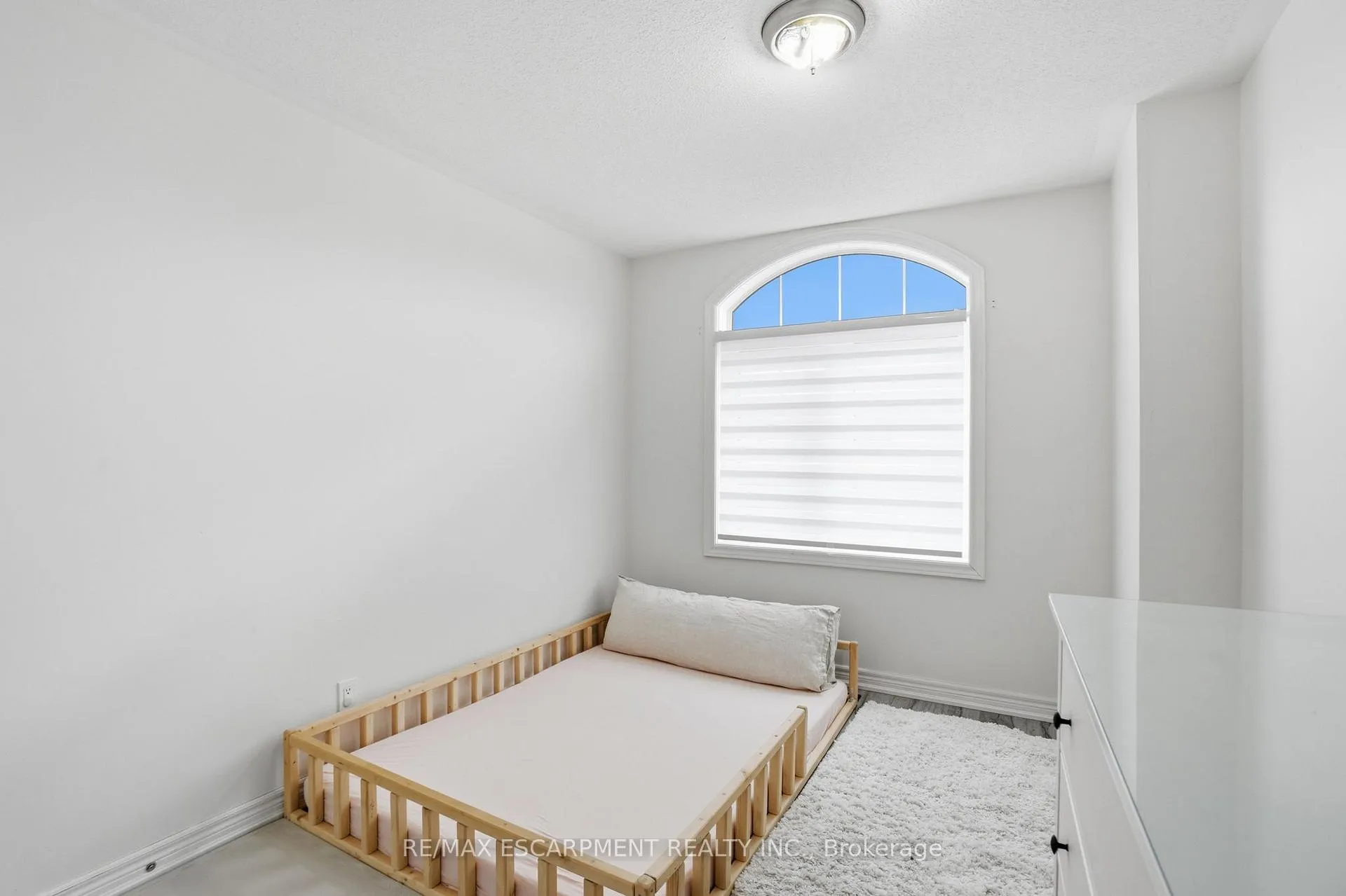Photo 26 of 48 Harmony Way N, Thorold, Rolling Meadows — HOMEH