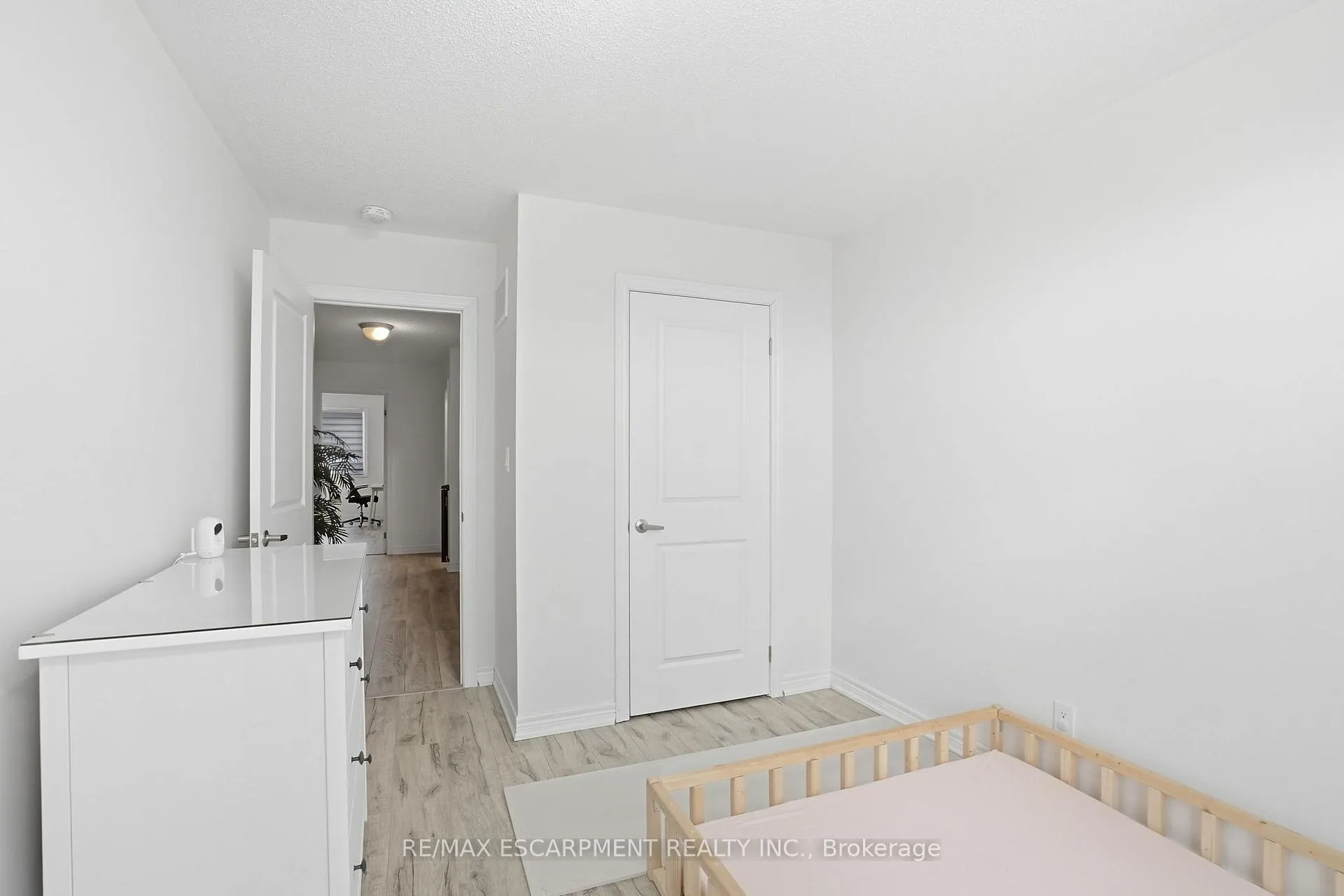 Photo 27 of 48 Harmony Way N, Thorold, Rolling Meadows — HOMEH