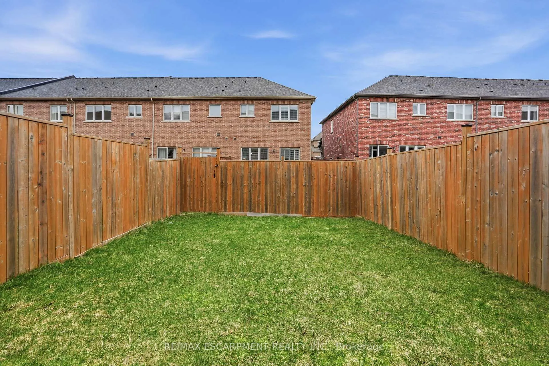 Photo 30 of 48 Harmony Way N, Thorold, Rolling Meadows — HOMEH