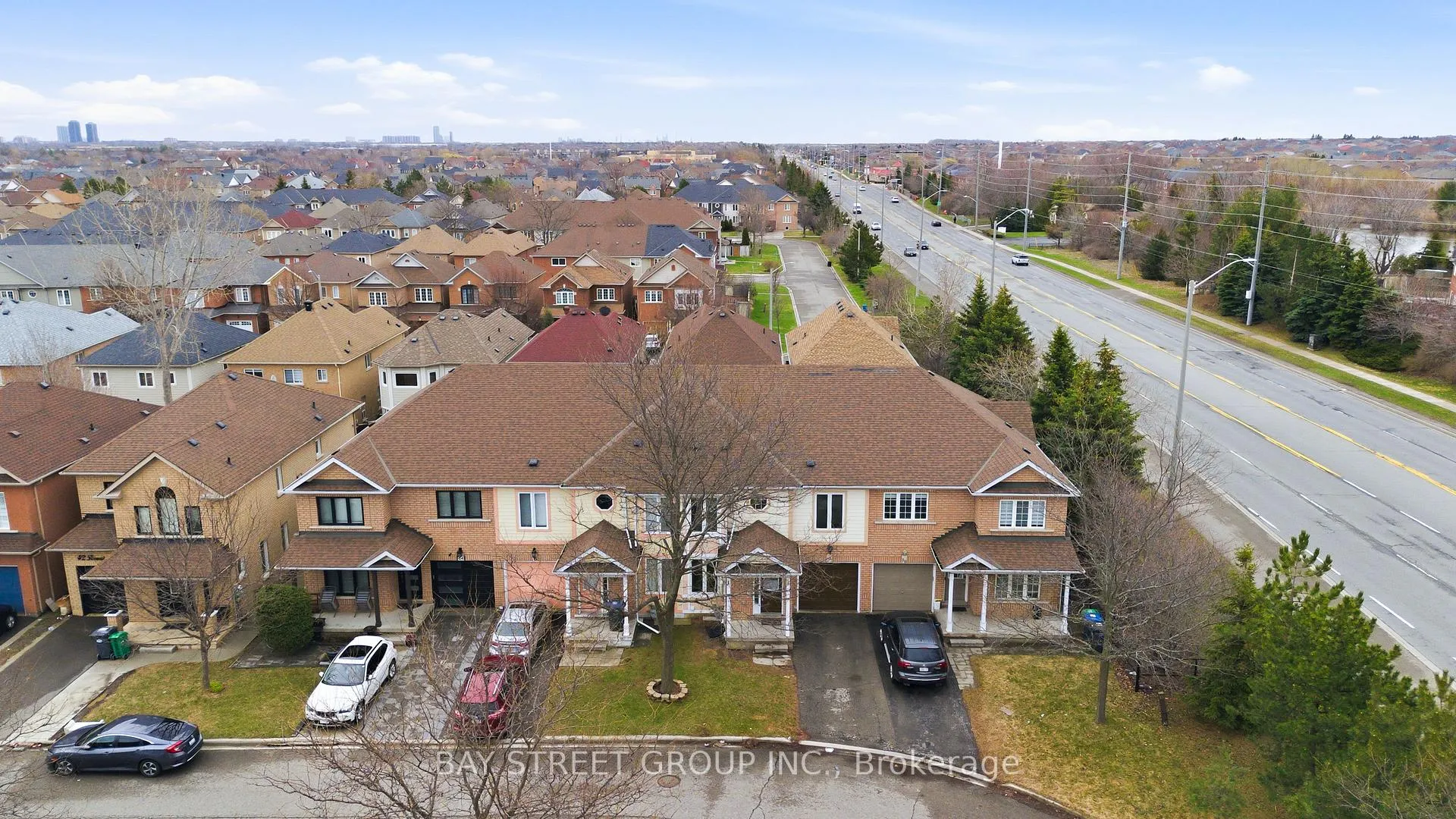 Photo 1 of 48 Heartleaf Crescent, Brampton, Fletcher's Meadow — HOMEH