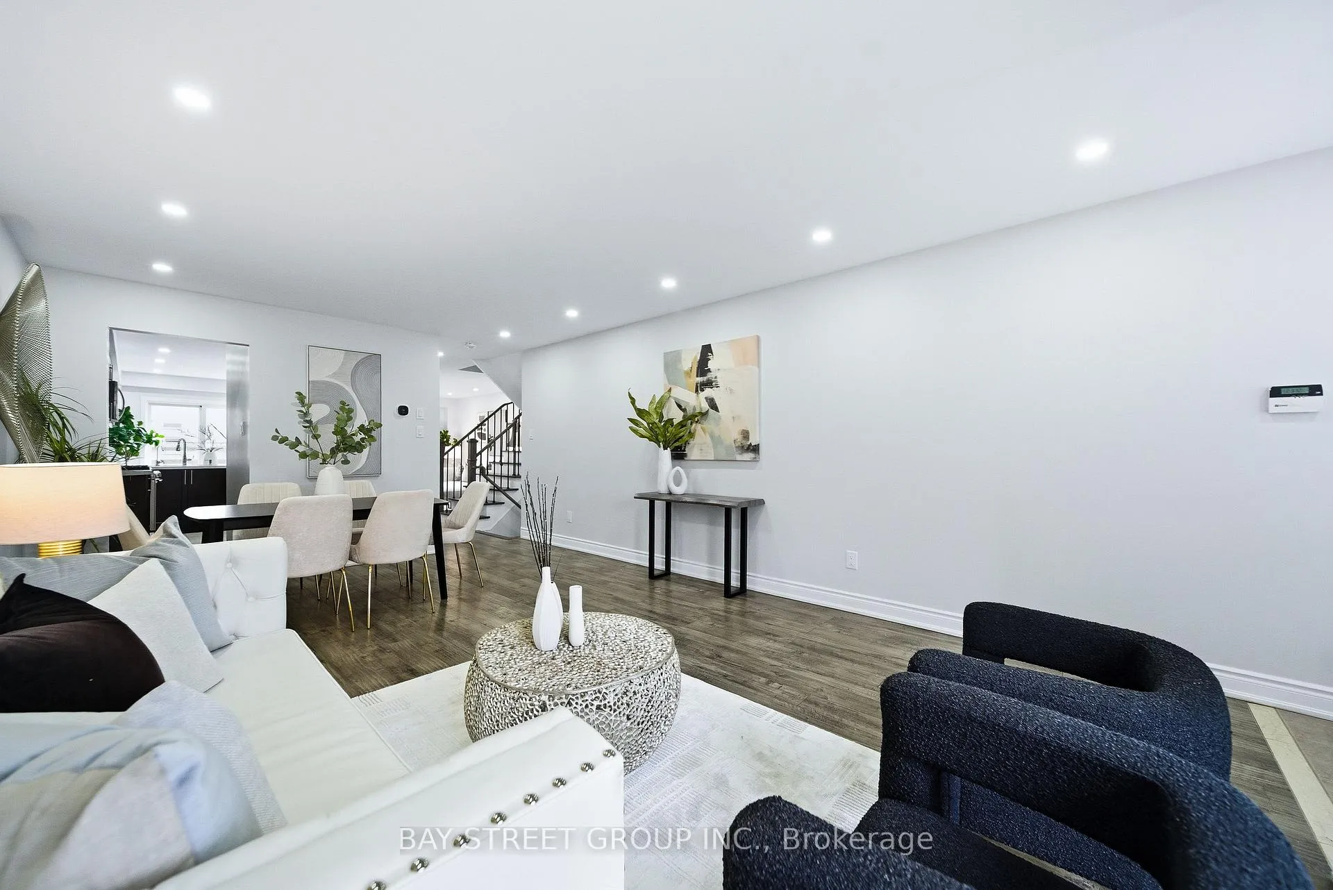 Photo 5 of 48 Heartleaf Crescent, Brampton, Fletcher's Meadow — HOMEH