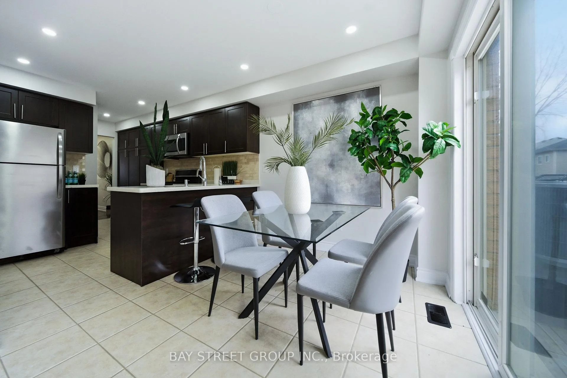 Photo 13 of 48 Heartleaf Crescent, Brampton, Fletcher's Meadow — HOMEH