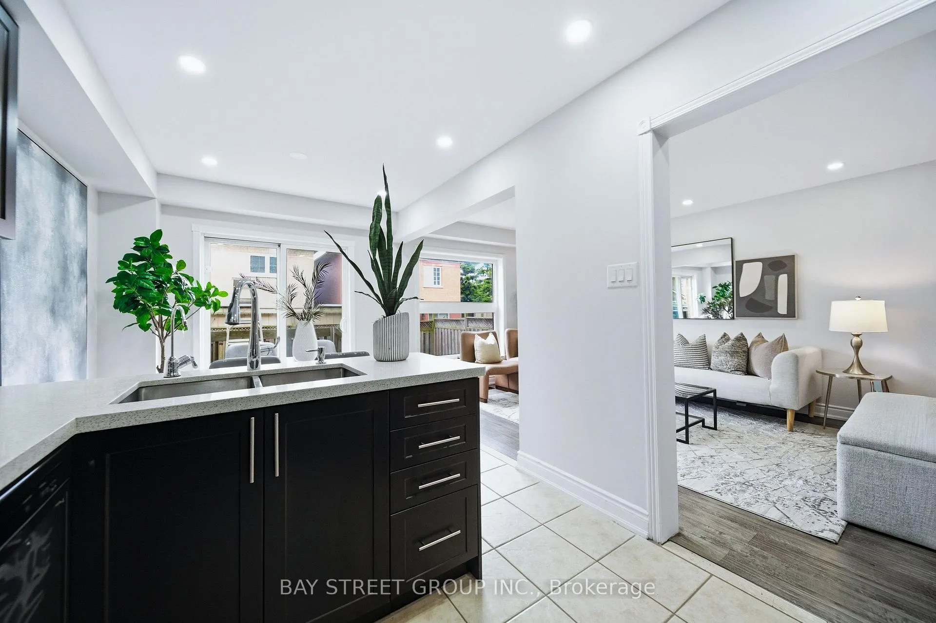 Photo 14 of 48 Heartleaf Crescent, Brampton, Fletcher's Meadow — HOMEH
