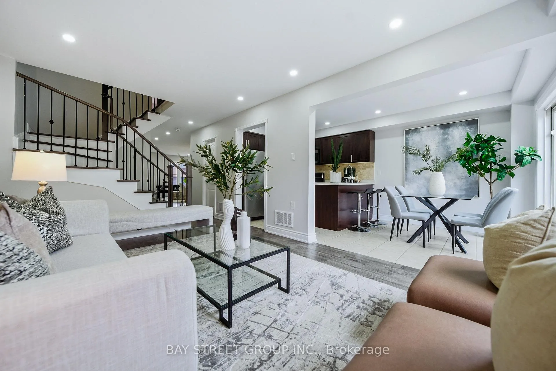 Photo 15 of 48 Heartleaf Crescent, Brampton, Fletcher's Meadow — HOMEH