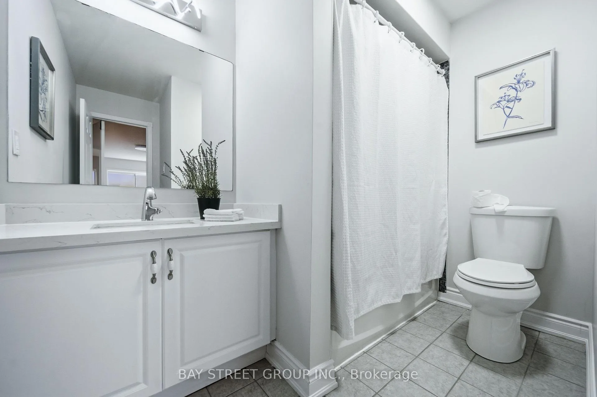 Photo 24 of 48 Heartleaf Crescent, Brampton, Fletcher's Meadow — HOMEH