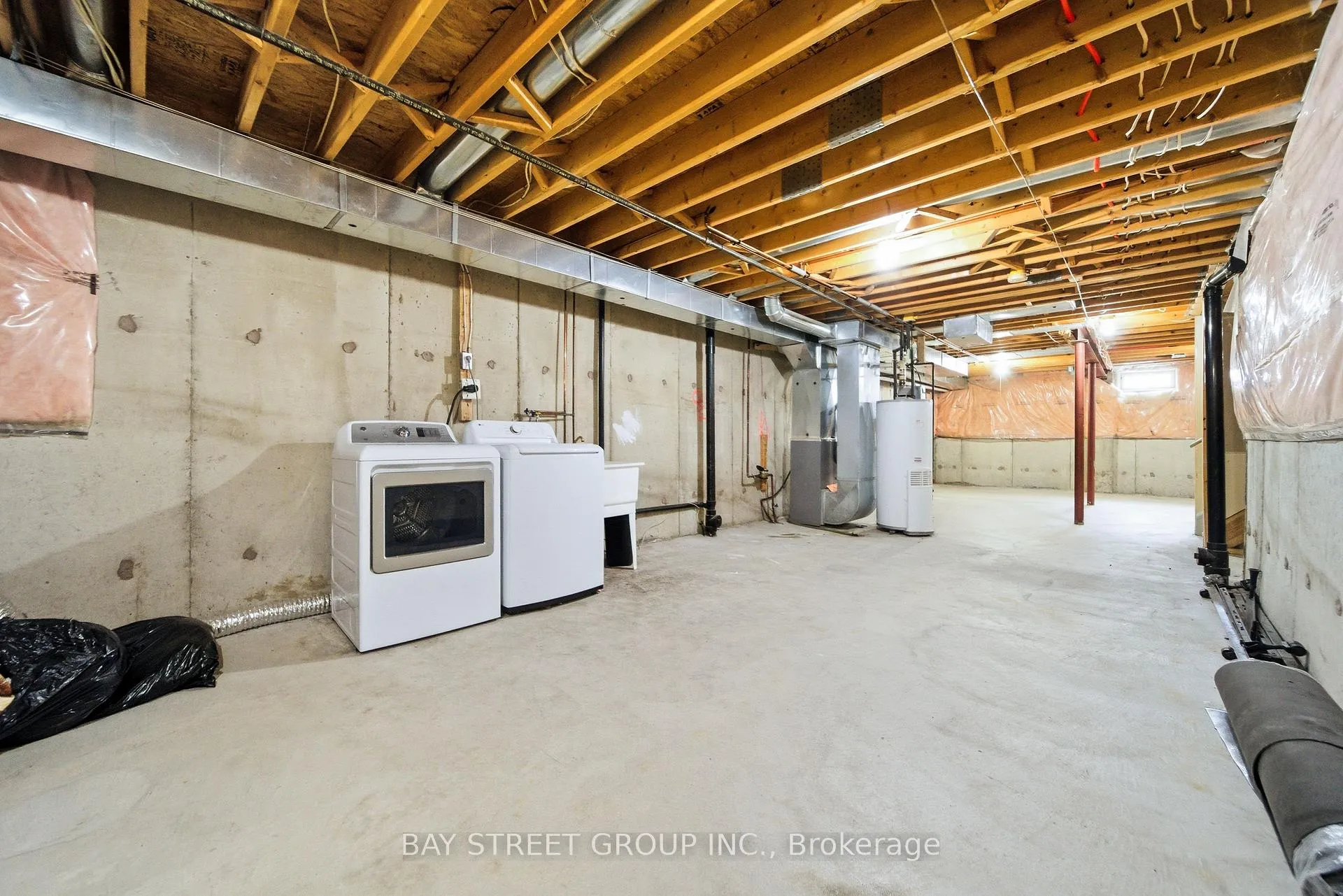 Photo 33 of 48 Heartleaf Crescent, Brampton, Fletcher's Meadow — HOMEH