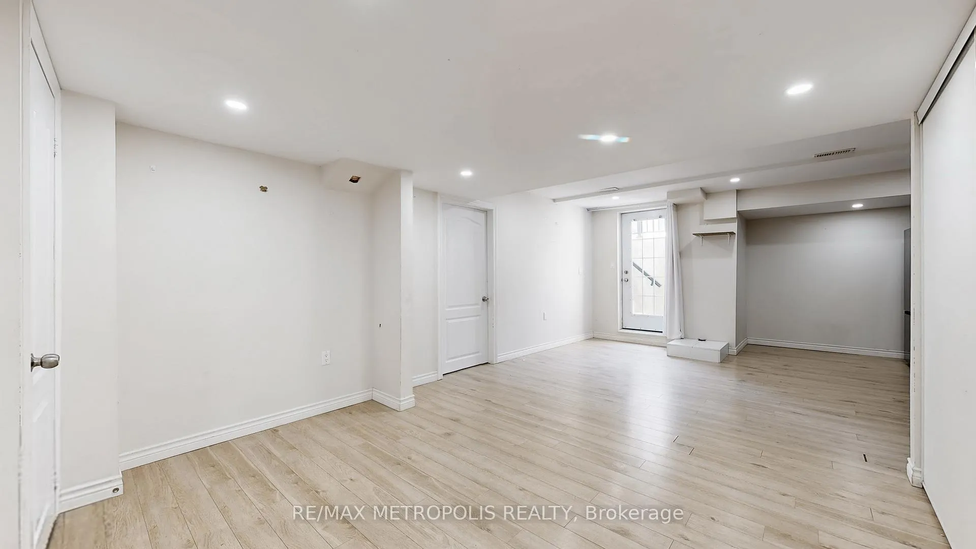 Photo 4 of Unit BSMT, 59 Haskett Drive, Markham, Cedar Grove — HOMEH
