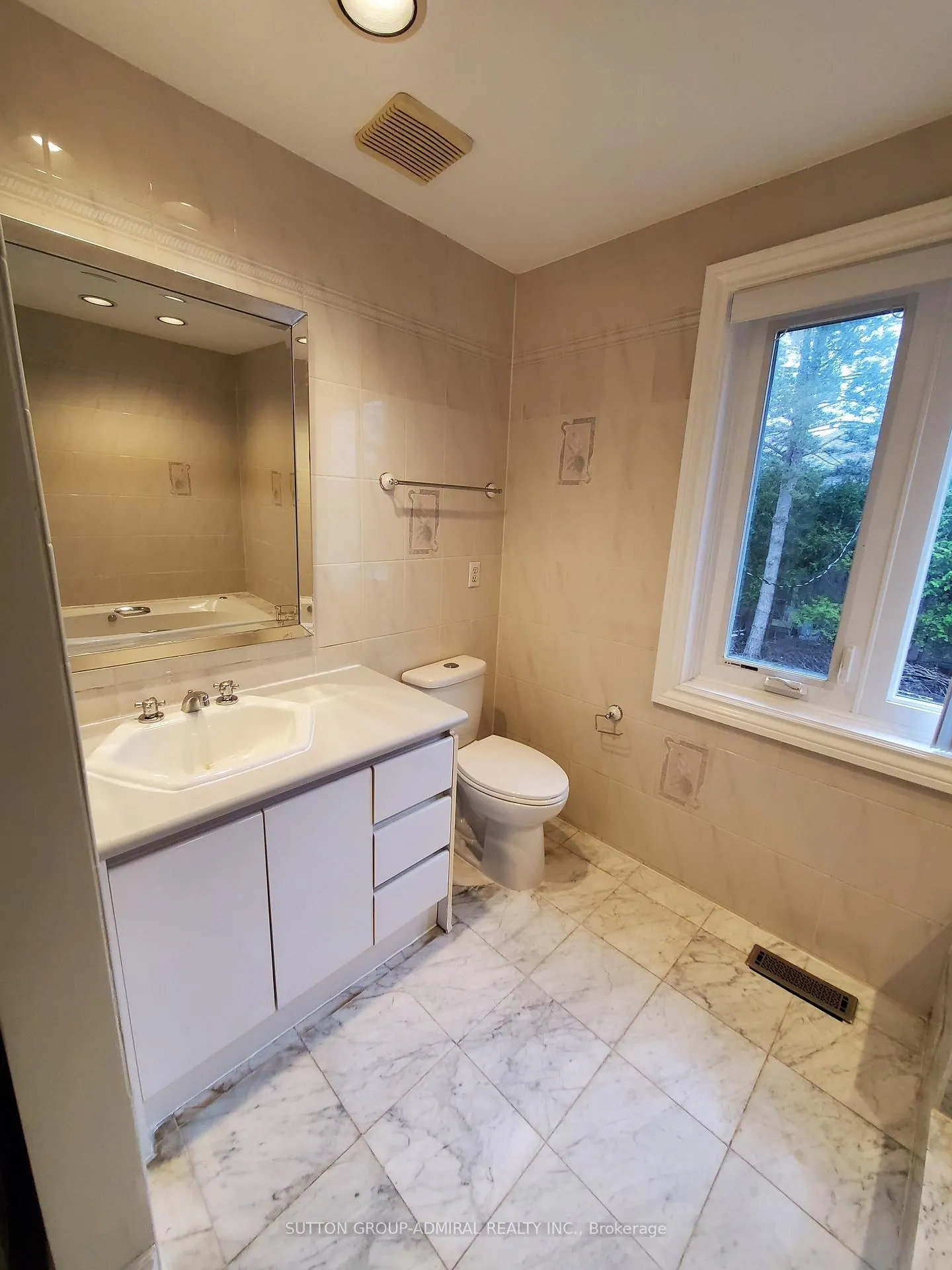 Photo 1 of Unit 37, 37 Laureleaf, Thornhill Laureleaf Road, Markham, Thornhill — HOMEH