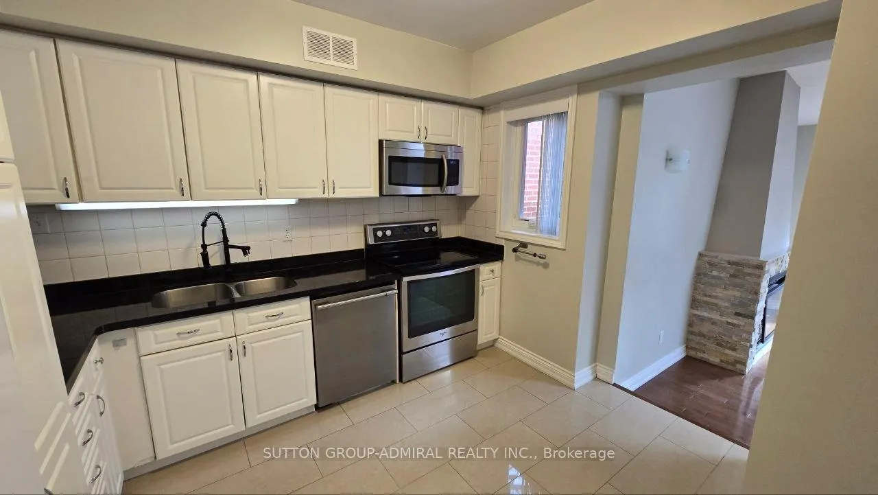 Photo 7 of Unit 37, 37 Laureleaf, Thornhill Laureleaf Road, Markham, Thornhill — HOMEH