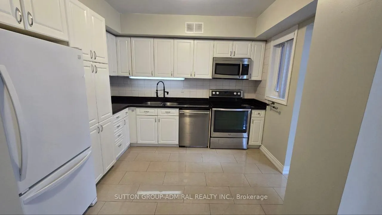 Photo 8 of Unit 37, 37 Laureleaf, Thornhill Laureleaf Road, Markham, Thornhill — HOMEH