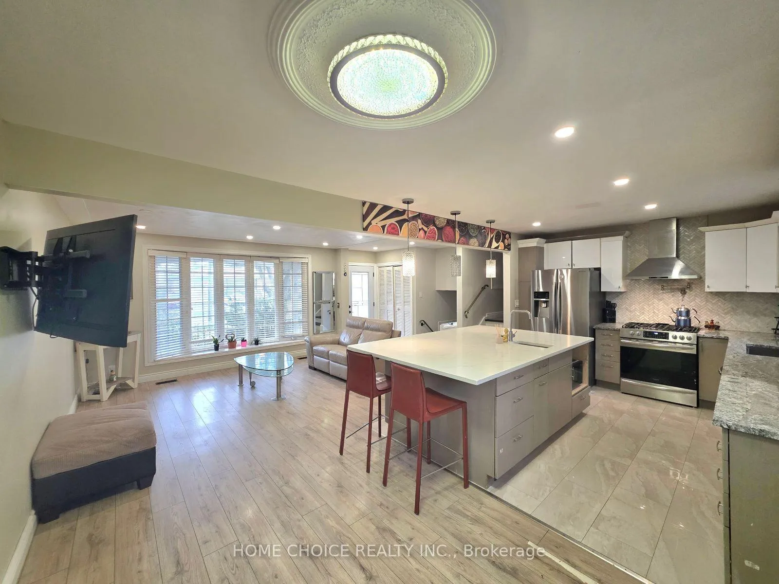 Photo 6 of 130 Champlain Crescent, Kitchener, Heritage Park - Kitchener — HOMEH