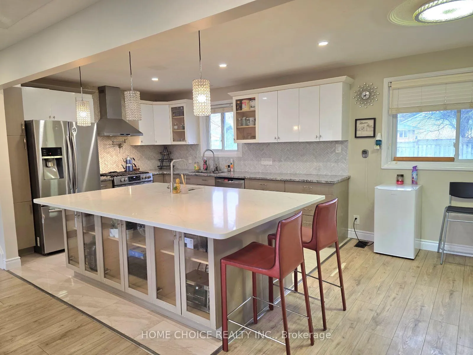 Photo 8 of 130 Champlain Crescent, Kitchener, Heritage Park - Kitchener — HOMEH