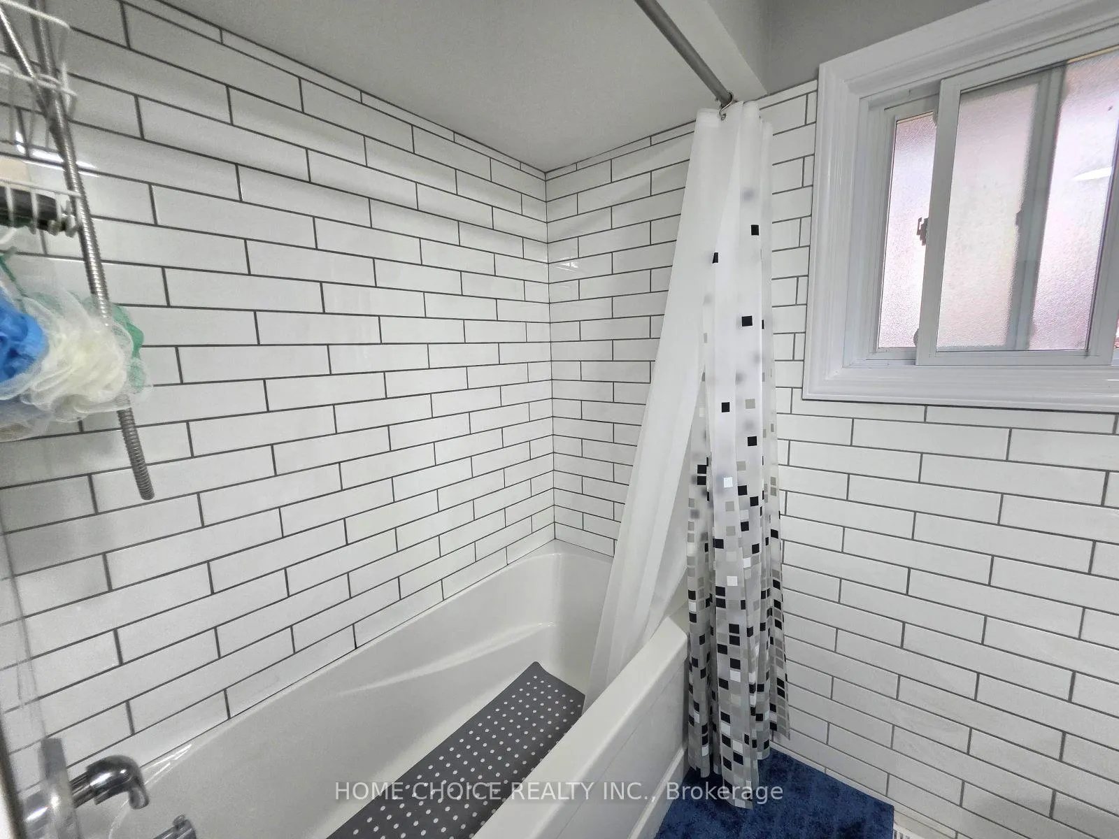 Photo 13 of 130 Champlain Crescent, Kitchener, Heritage Park - Kitchener — HOMEH