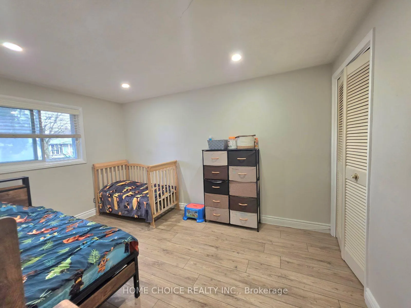 Photo 17 of 130 Champlain Crescent, Kitchener, Heritage Park - Kitchener — HOMEH