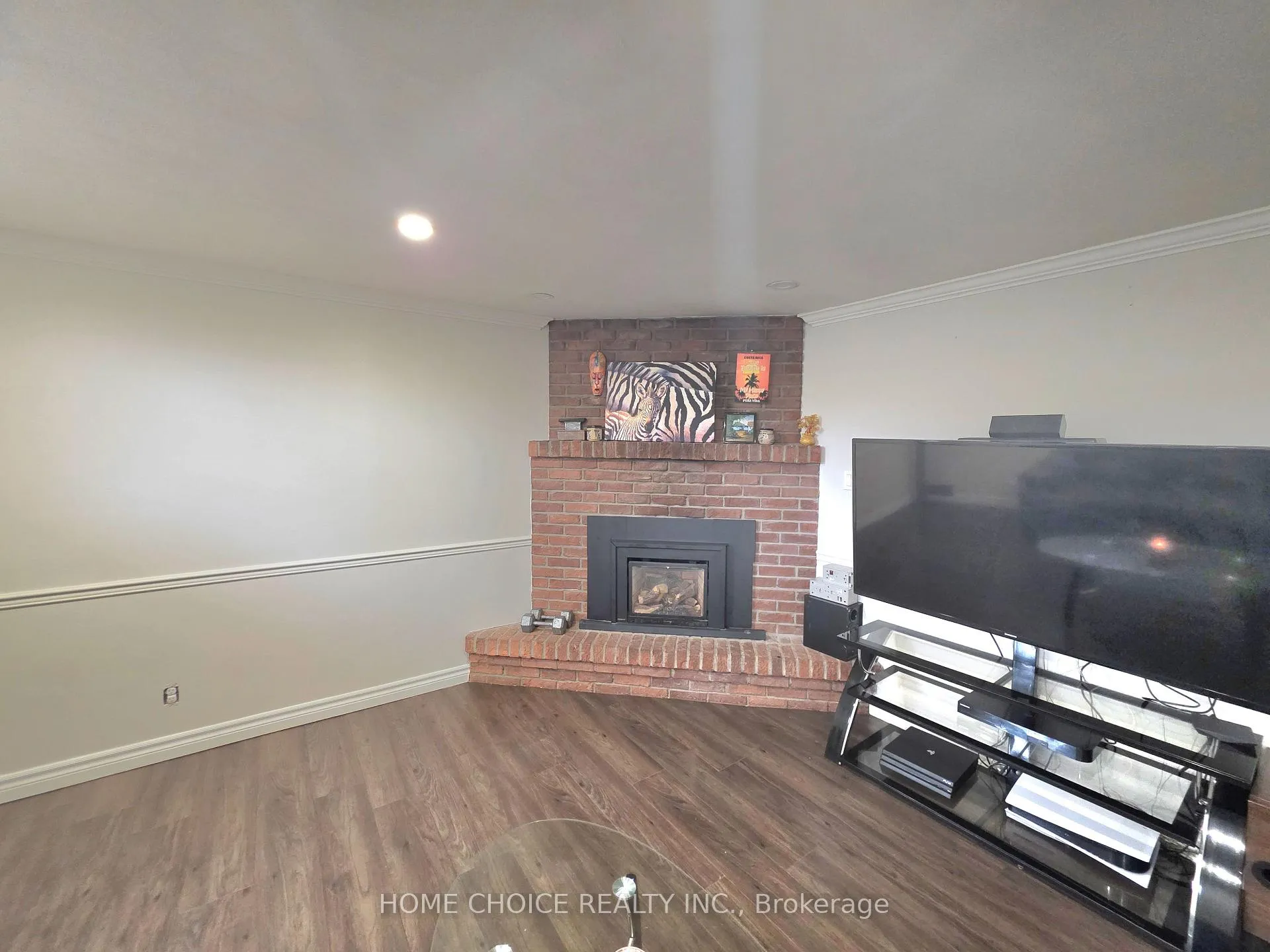 Photo 25 of 130 Champlain Crescent, Kitchener, Heritage Park - Kitchener — HOMEH