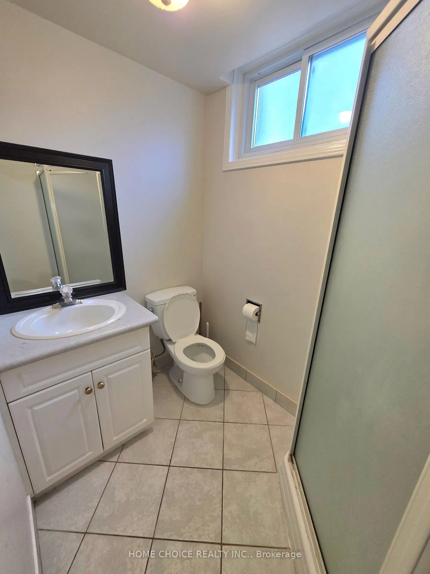 Photo 38 of 130 Champlain Crescent, Kitchener, Heritage Park - Kitchener — HOMEH