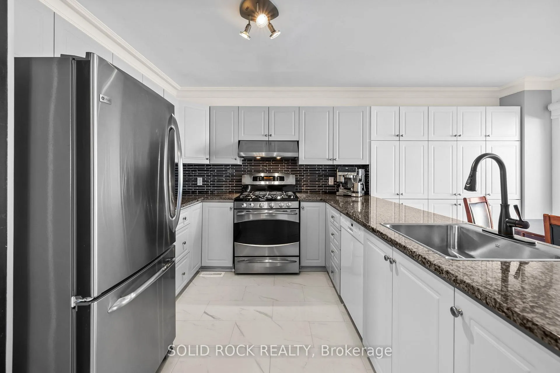 Photo 13 of 17 Shandon Avenue, Ottawa, Barrhaven - Longfields — HOMEH