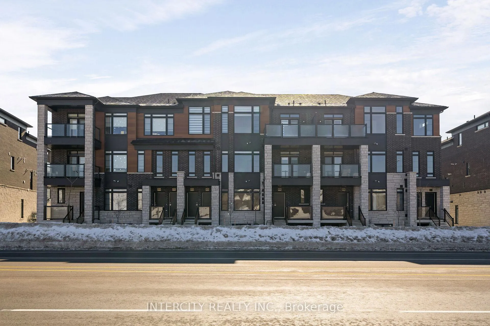 Photo 1 of Unit 16F, 505 Tim Manley Avenue, Caledon, Rural Caledon — HOMEH