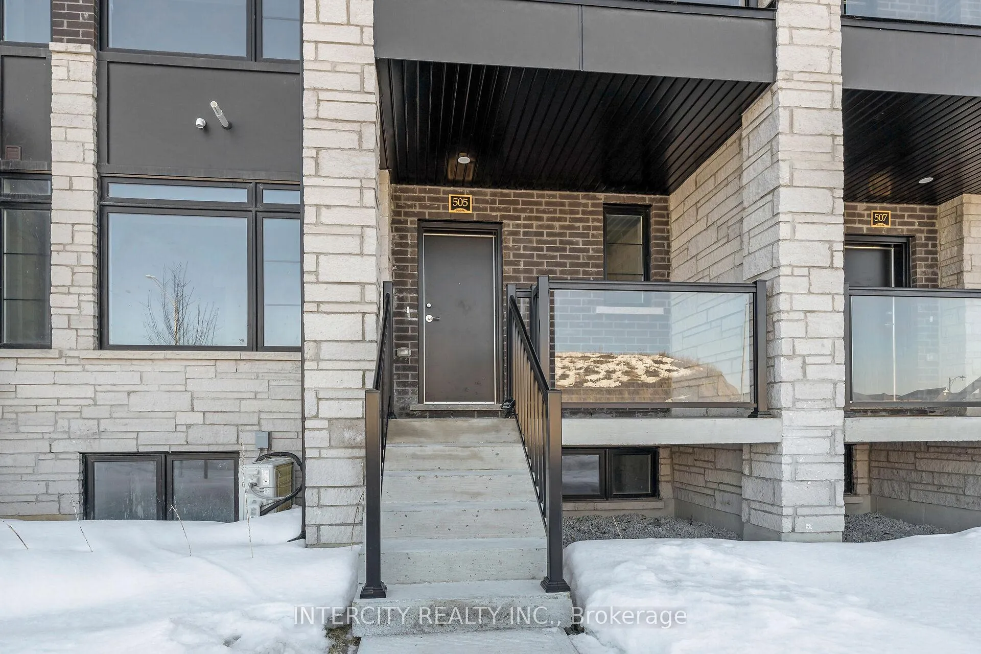 Photo 2 of Unit 16F, 505 Tim Manley Avenue, Caledon, Rural Caledon — HOMEH