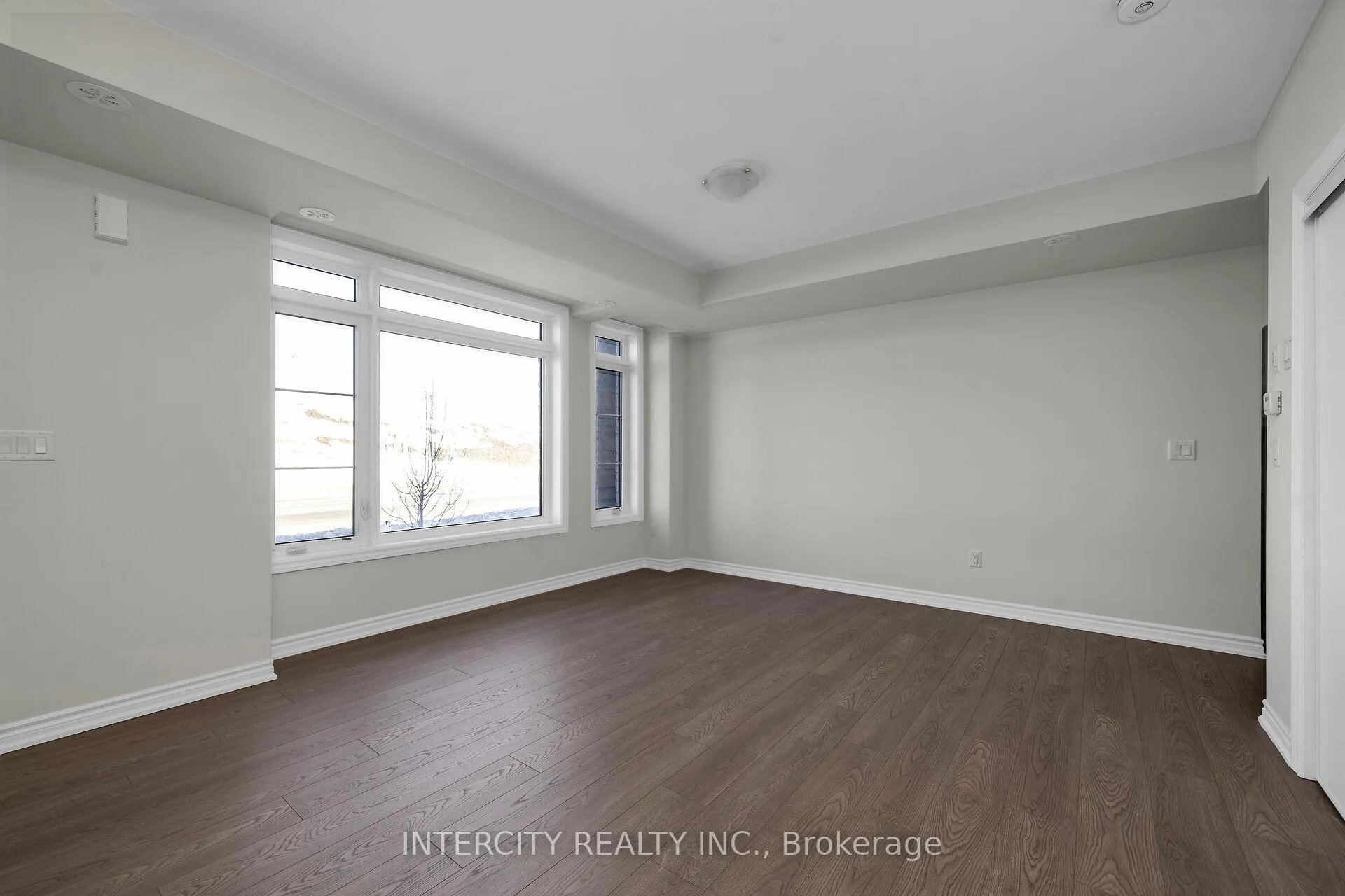 Photo 5 of Unit 16F, 505 Tim Manley Avenue, Caledon, Rural Caledon — HOMEH