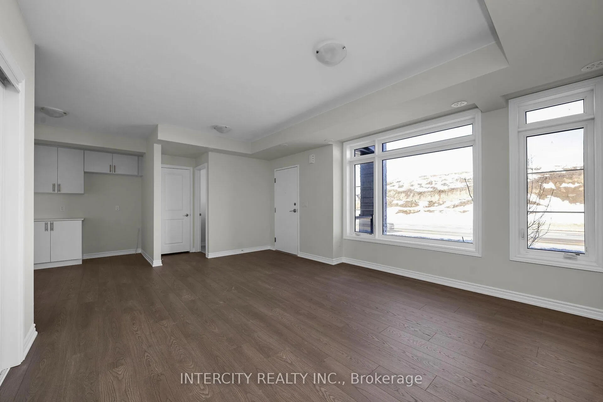 Photo 7 of Unit 16F, 505 Tim Manley Avenue, Caledon, Rural Caledon — HOMEH