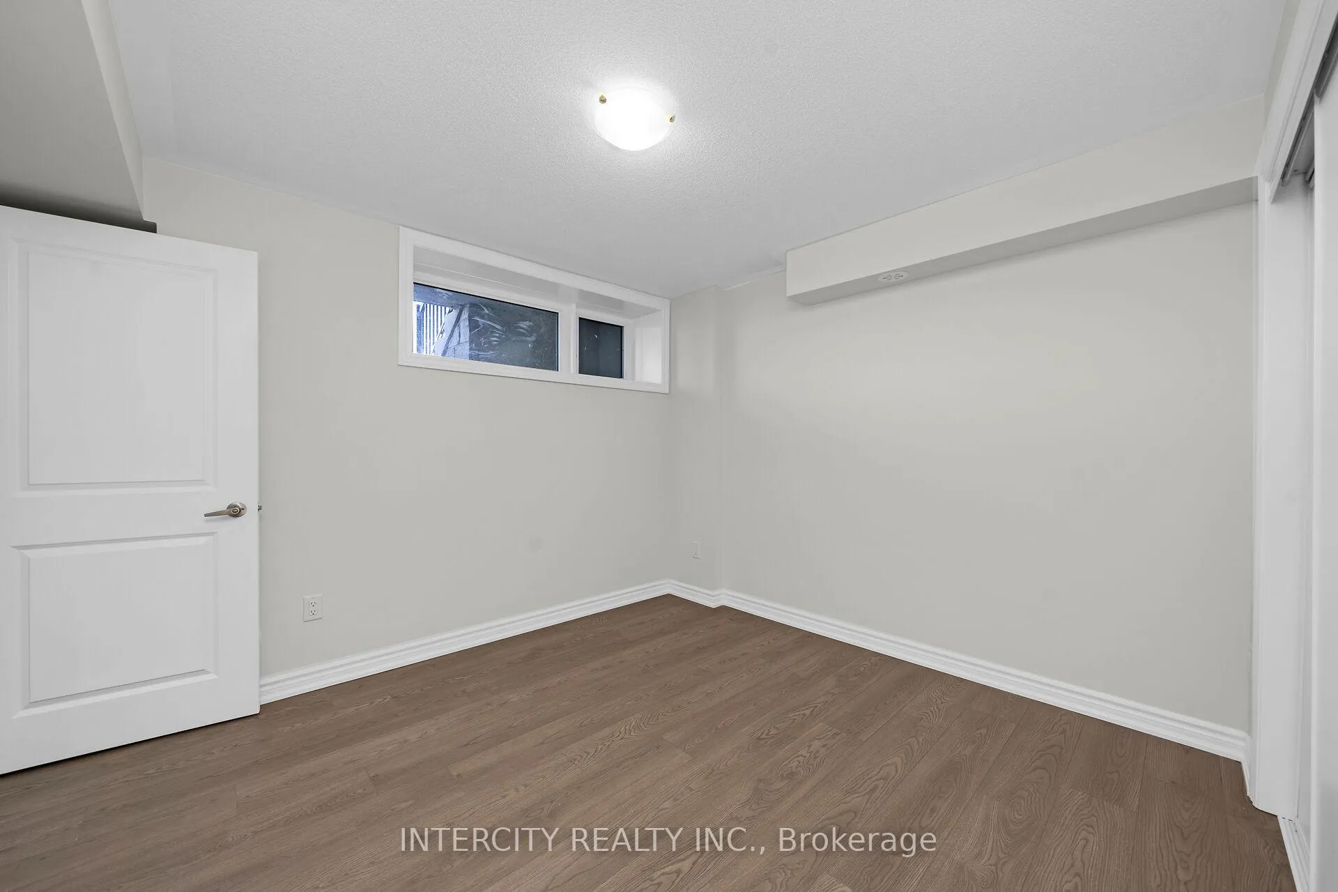 Photo 14 of Unit 16F, 505 Tim Manley Avenue, Caledon, Rural Caledon — HOMEH