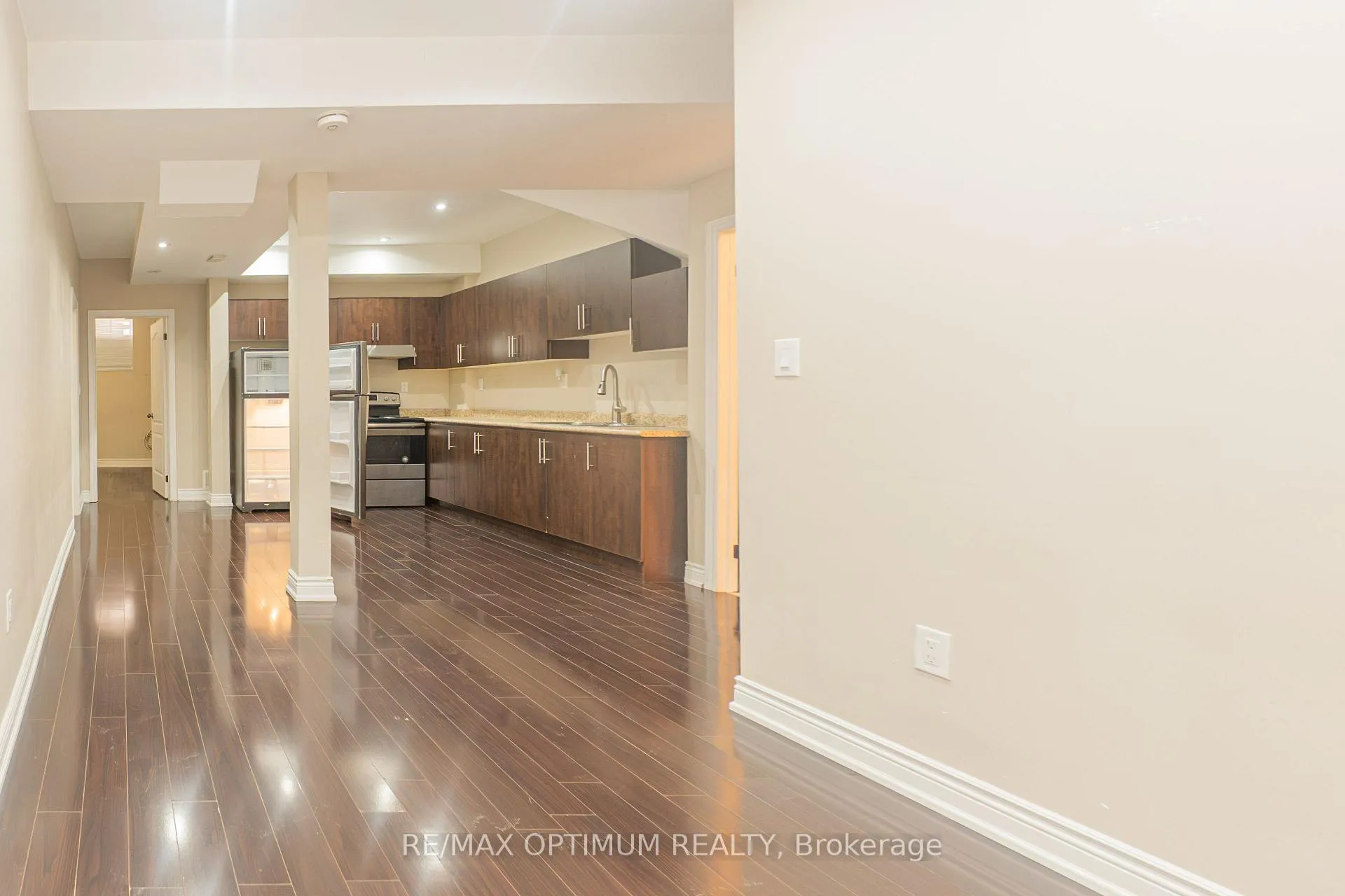 Photo 5 of Unit Basement, 3 Lampman Crescent, Brampton, Credit Valley — HOMEH