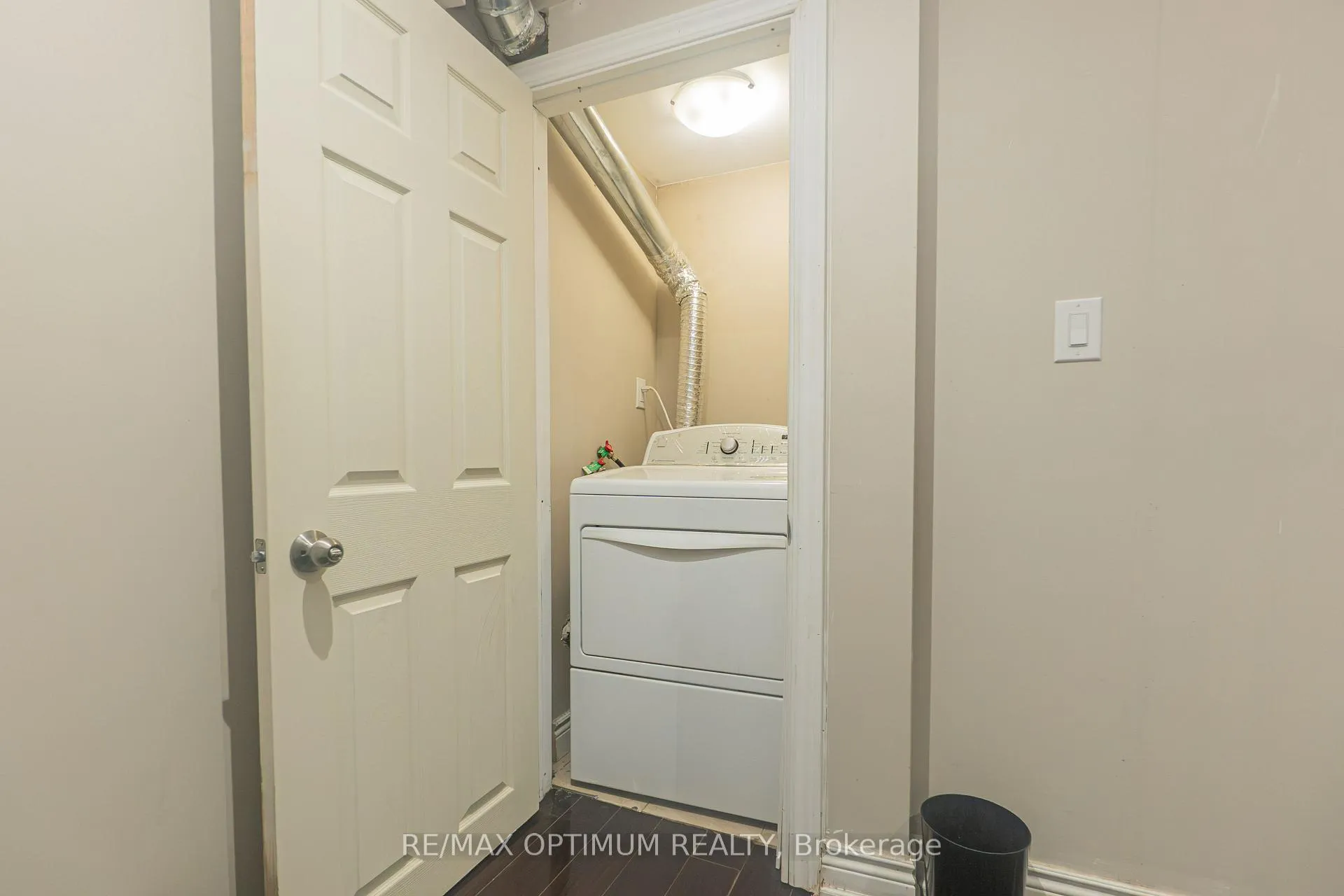 Photo 12 of Unit Basement, 3 Lampman Crescent, Brampton, Credit Valley — HOMEH