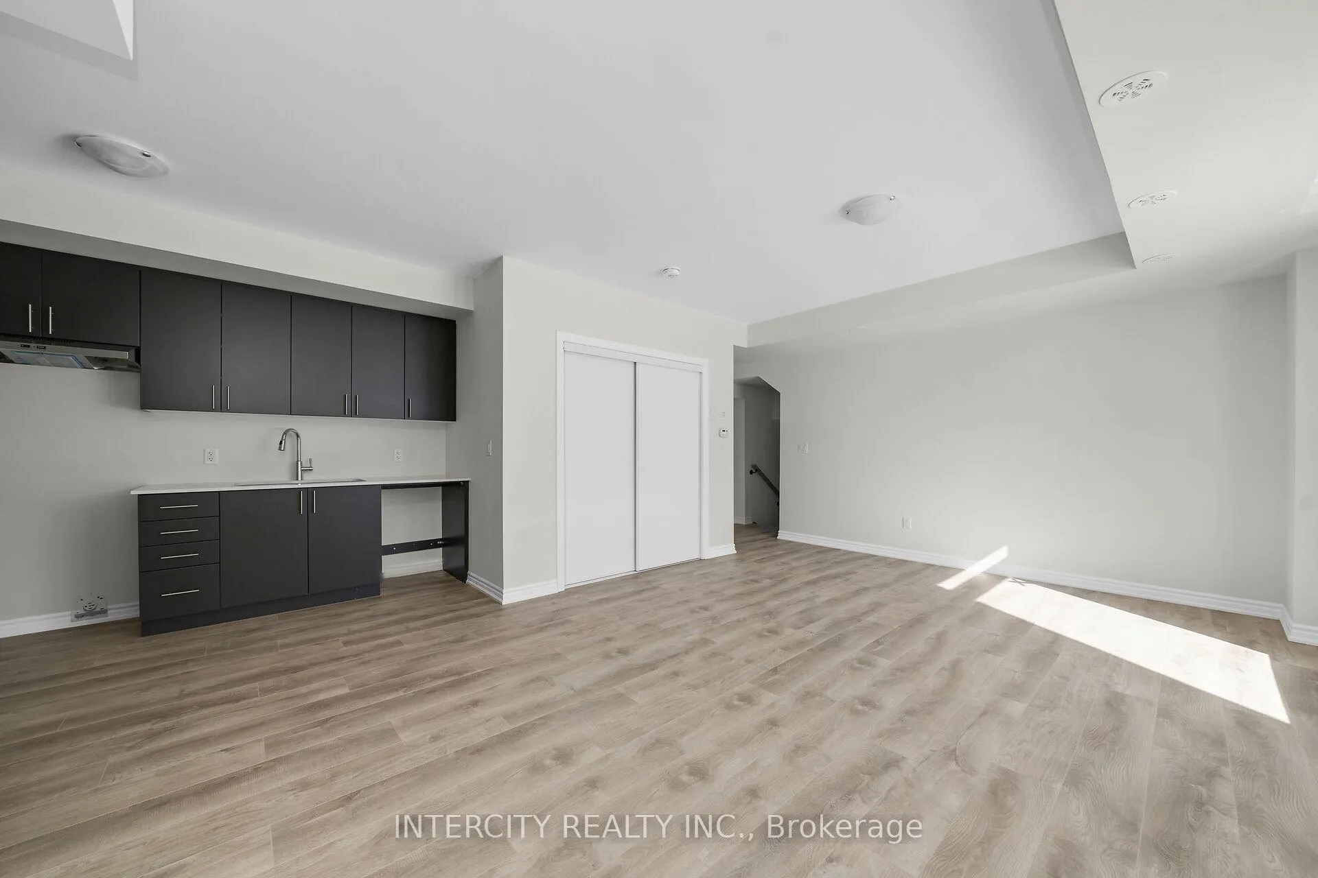 Photo 3 of Unit 37F, 13 Vibrant Way, Caledon, Rural Caledon — HOMEH