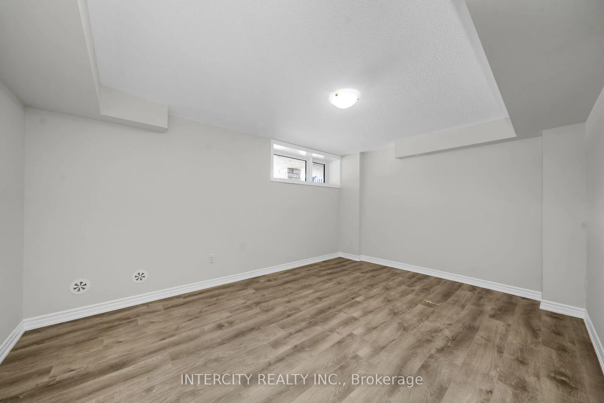 Photo 11 of Unit 37F, 13 Vibrant Way, Caledon, Rural Caledon — HOMEH