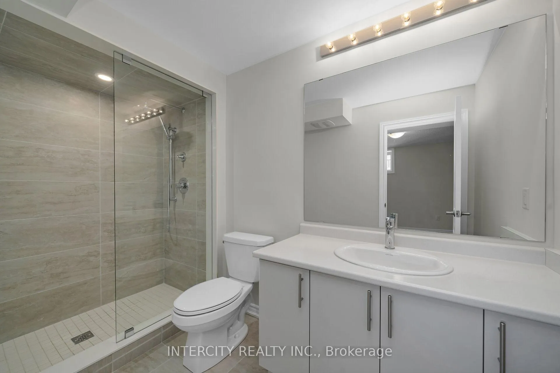 Photo 13 of Unit 37F, 13 Vibrant Way, Caledon, Rural Caledon — HOMEH