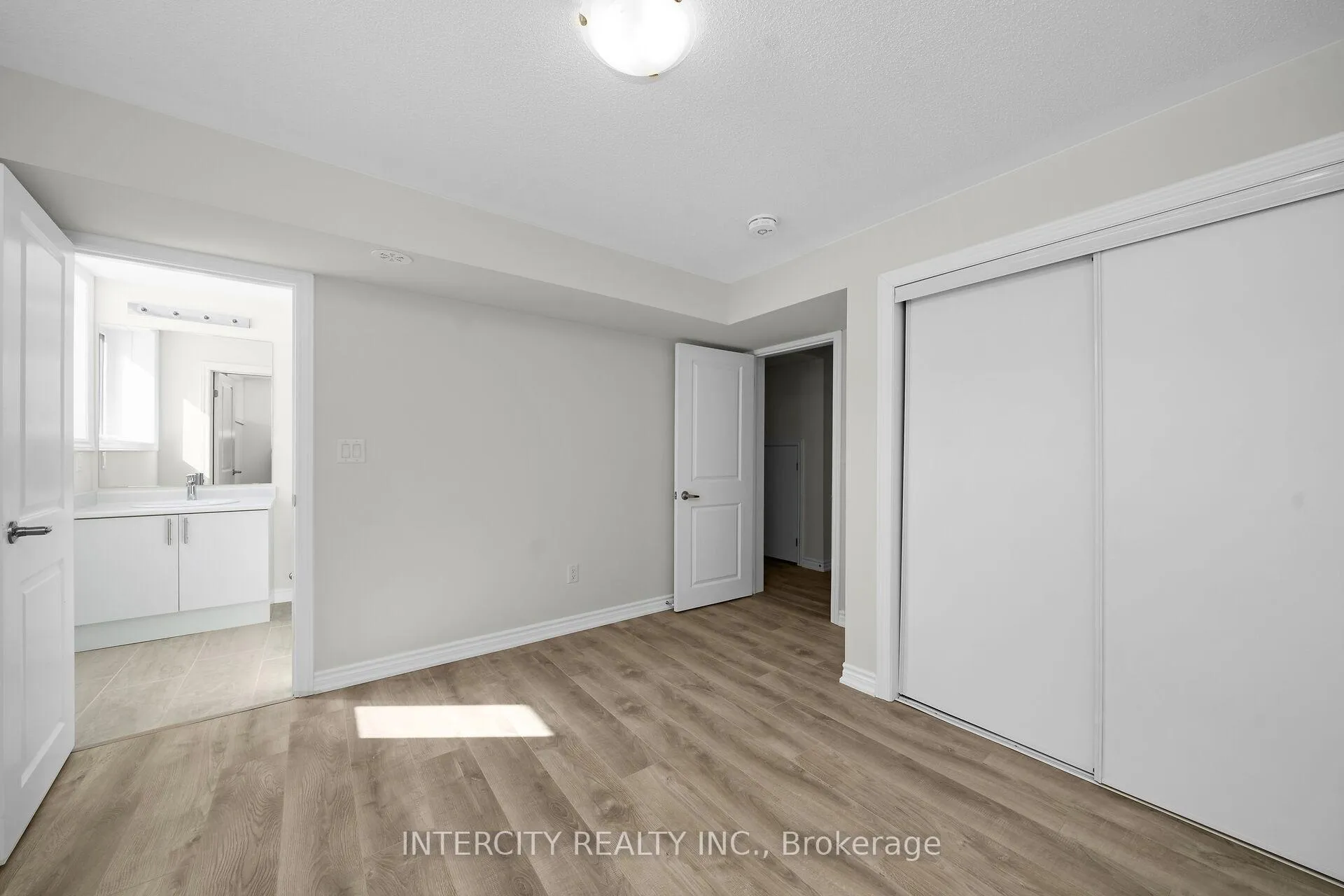 Photo 15 of Unit 37F, 13 Vibrant Way, Caledon, Rural Caledon — HOMEH