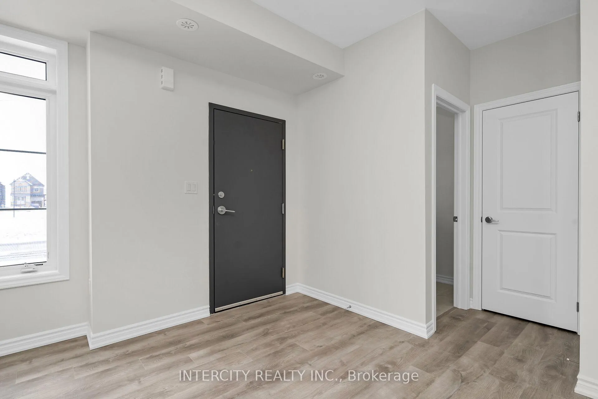 Photo 3 of Unit 10z, 555 Tim Manley Avenue, Caledon, Rural Caledon — HOMEH