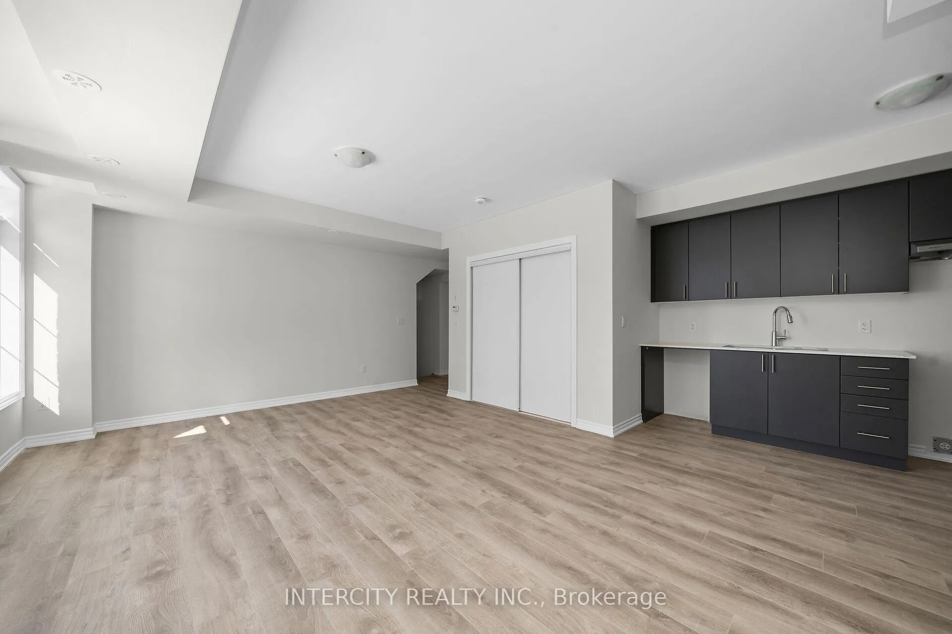 Photo 2 of Unit 46F, 14 Flourish Way, Caledon, Rural Caledon — HOMEH