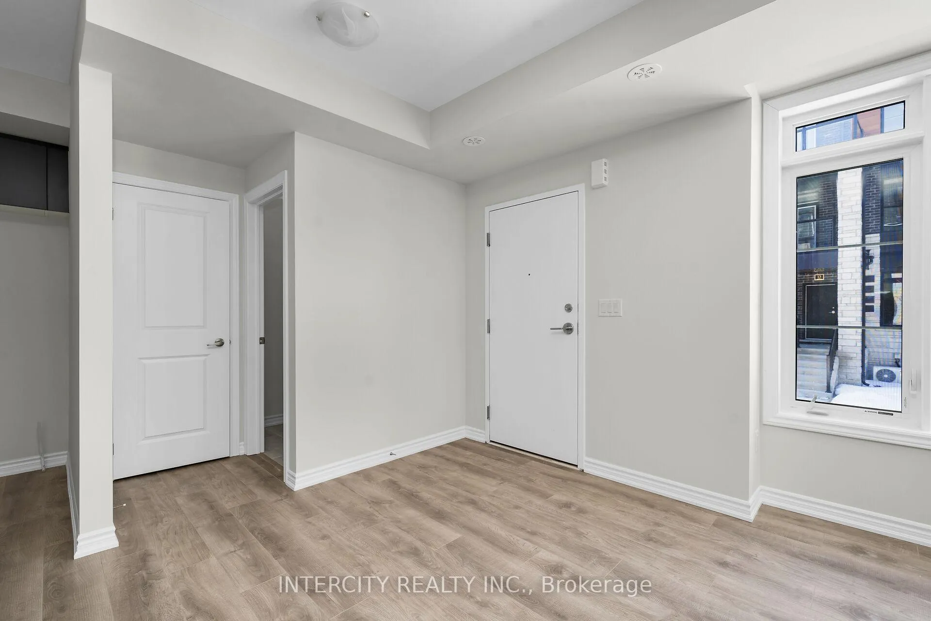 Photo 3 of Unit 46F, 14 Flourish Way, Caledon, Rural Caledon — HOMEH