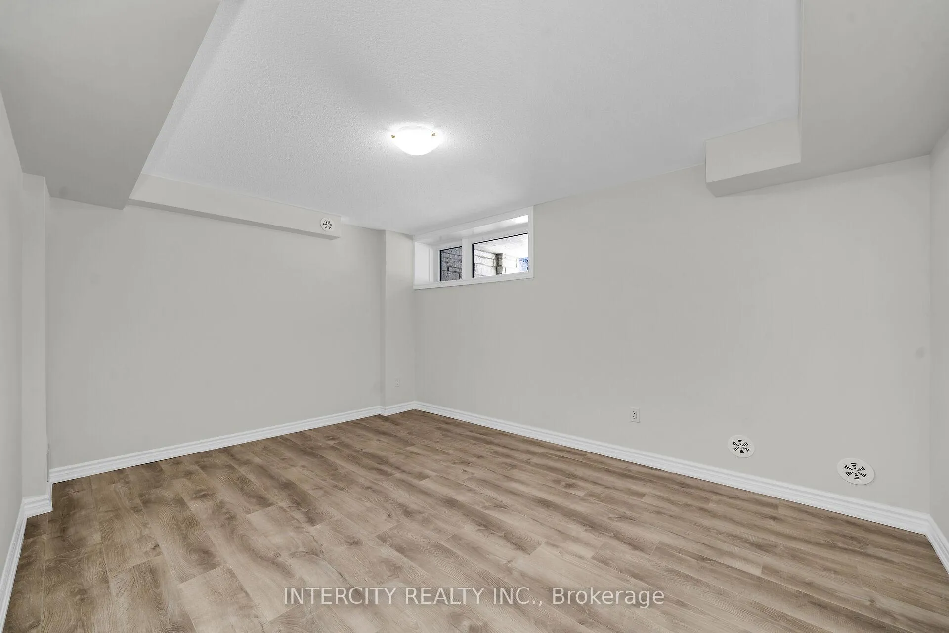Photo 10 of Unit 46F, 14 Flourish Way, Caledon, Rural Caledon — HOMEH